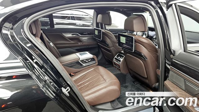 BMW 7 Series (G11) 730Ld xDrive M Sport 2021 — фото 12
