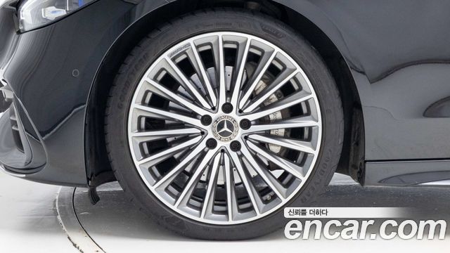 Mercedes-Benz C-Class (W206) C300 4MATIC AMG Line 2023 — фото 5