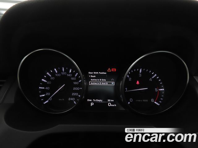 Land Rover Range Rover Evoque 2.2 SD4 Pure 2014 — фото 9