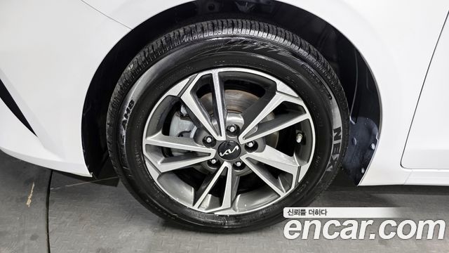 Kia K3 (II) 1.6 Prestige 2023 — фото 5