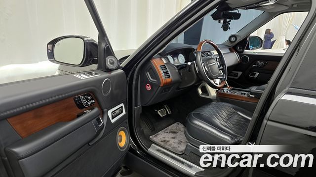 Land Rover Range Rover (IV) 5.0 SC SV AB LWB 2018 — фото 10