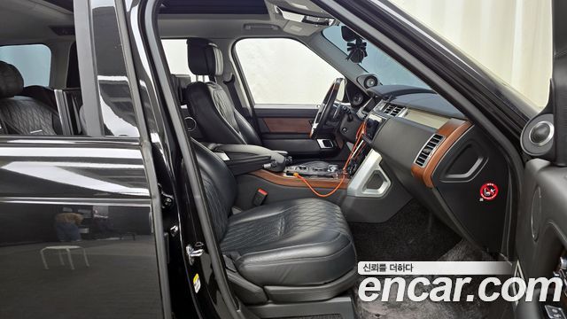 Land Rover Range Rover (IV) 5.0 SC SV AB LWB 2018 — фото 11