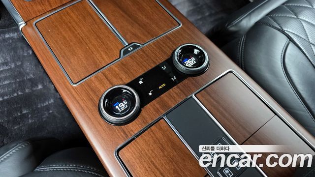 Land Rover Range Rover (IV) 5.0 SC SV AB LWB 2018 — фото 19