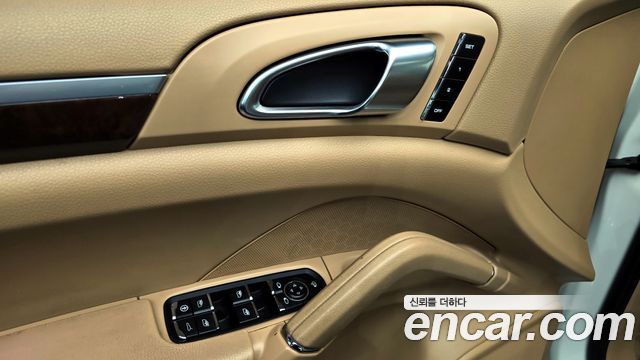 Porsche Cayenne 4.8 S 958 2012 — фото 18