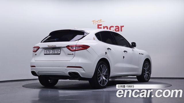 Maserati Levante 3.0 AWD Luxury 2017 — фото 2
