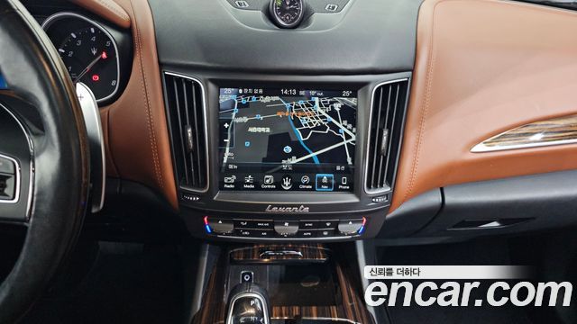 Maserati Levante 3.0 AWD Luxury 2017 — фото 18