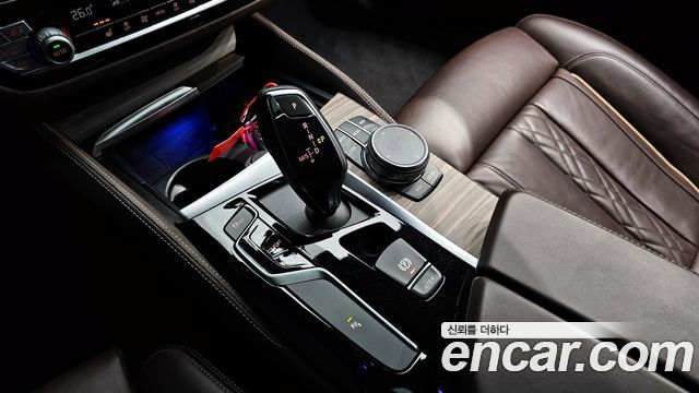 BMW 5 Series (G30) 520i M Sport 2020 — фото 9