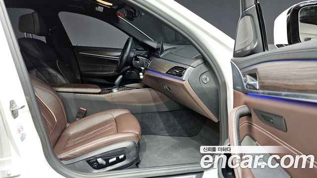 BMW 5 Series (G30) 520i M Sport 2020 — фото 10