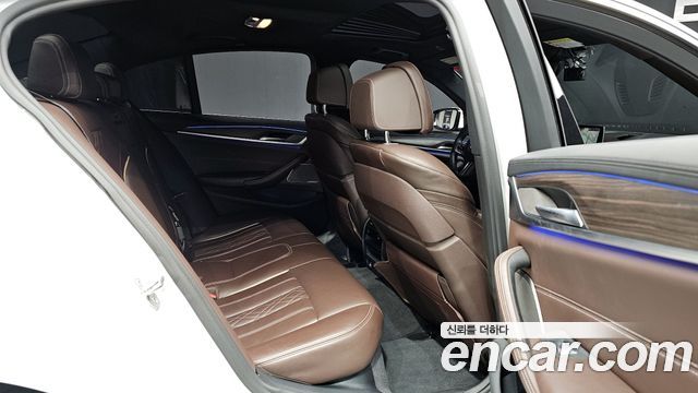BMW 5 Series (G30) 520i M Sport 2020 — фото 11