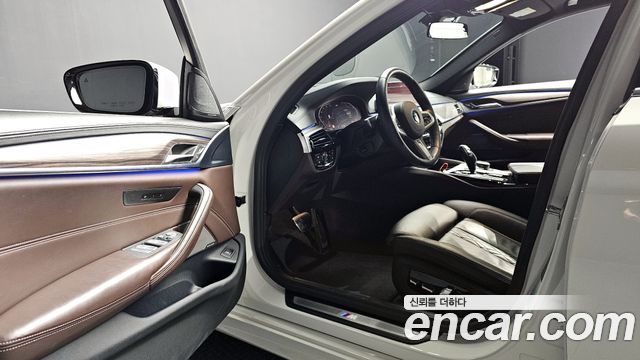 BMW 5 Series (G30) 520i M Sport 2020 — фото 12