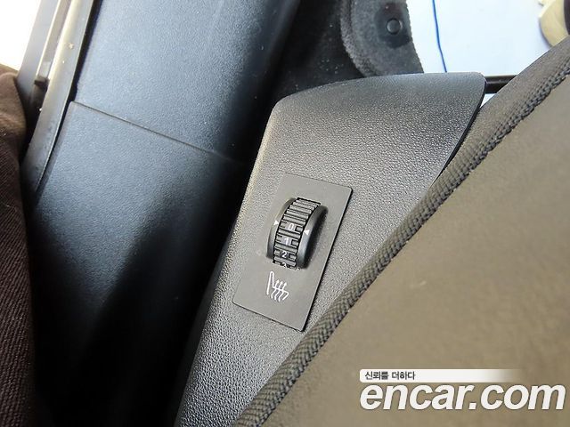 Peugeot 2008 1.6 e-HDi Feline L 2015 — фото 17