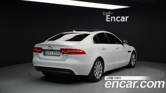 Jaguar XE 20d Prestige 2016 — фото 2