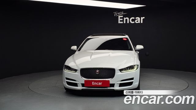 Jaguar XE 20d Prestige 2016 — фото 3