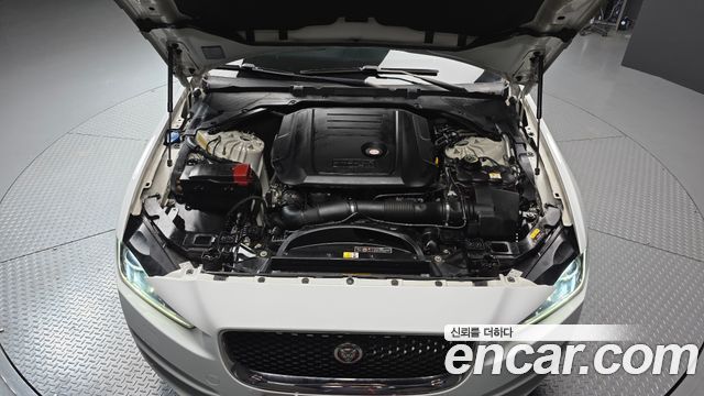 Jaguar XE 20d Prestige 2016 — фото 6