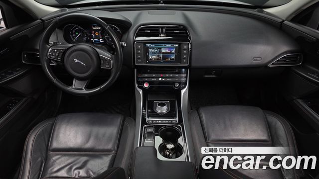 Jaguar XE 20d Prestige 2016 — фото 7