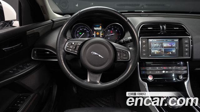 Jaguar XE 20d Prestige 2016 — фото 13