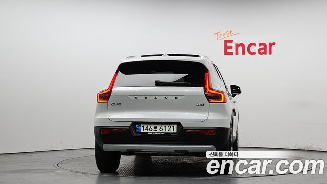 Volvo XC40 B4 Inscription 2021 — фото 4