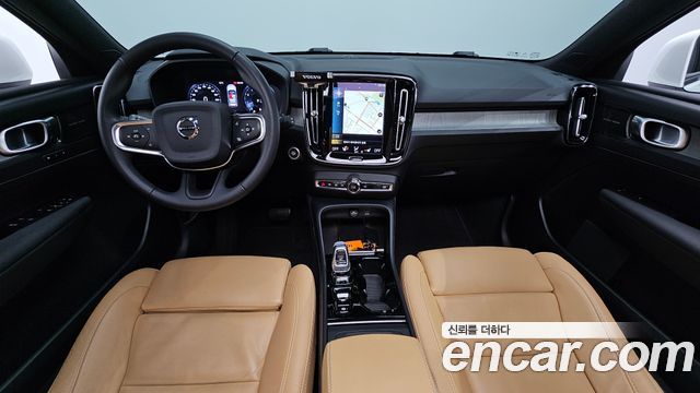 Volvo XC40 B4 Inscription 2021 — фото 7