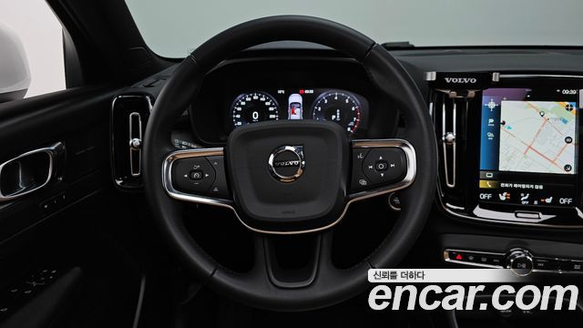 Volvo XC40 B4 Inscription 2021 — фото 13