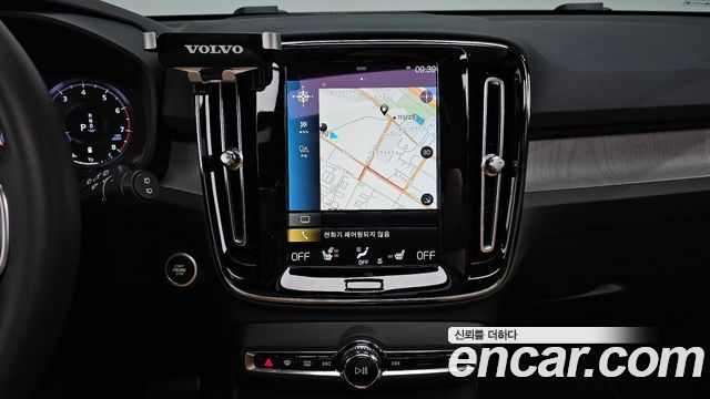 Volvo XC40 B4 Inscription 2021 — фото 14