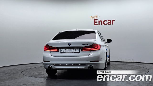 BMW 5 Series (G30) 520i Luxury 2019 — фото 4
