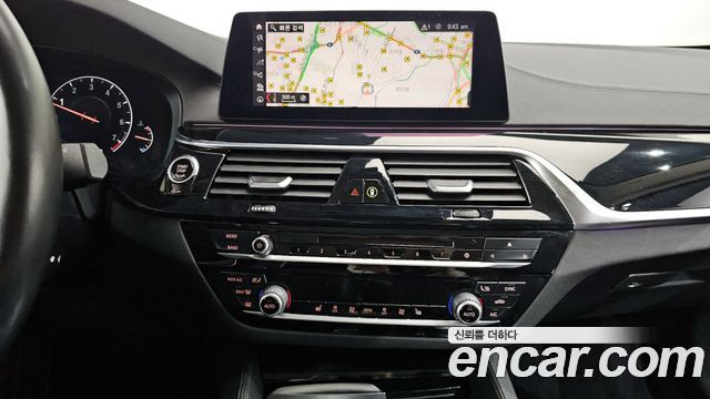 BMW 5 Series (G30) 520i Luxury 2019 — фото 14