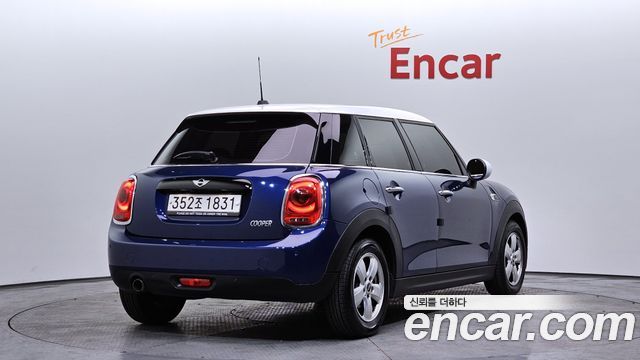 MINI Cooper 5Door Standard 3rd 2018 — фото 2