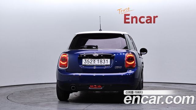 MINI Cooper 5Door Standard 3rd 2018 — фото 4