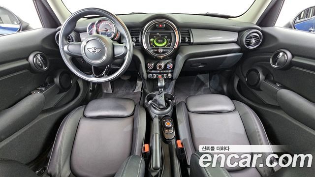 MINI Cooper 5Door Standard 3rd 2018 — фото 7