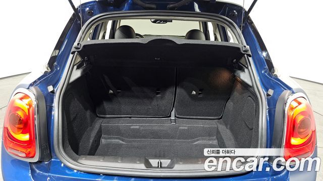 MINI Cooper 5Door Standard 3rd 2018 — фото 20