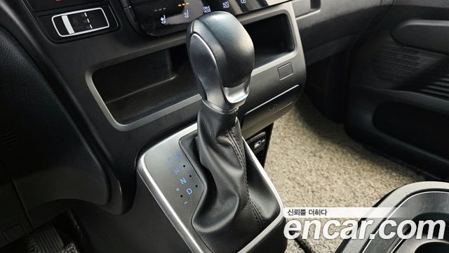 Hyundai Staria Cargo 5-Seater Modern 2022 — фото 9