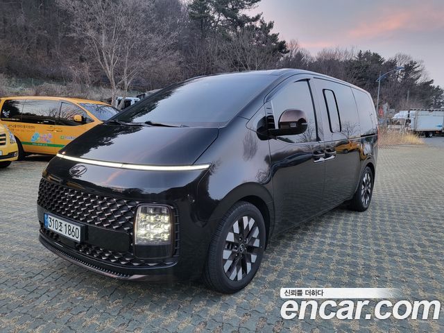 Hyundai Staria 4WD Lounge 9-Seater Inspiration 2022 — фото 1