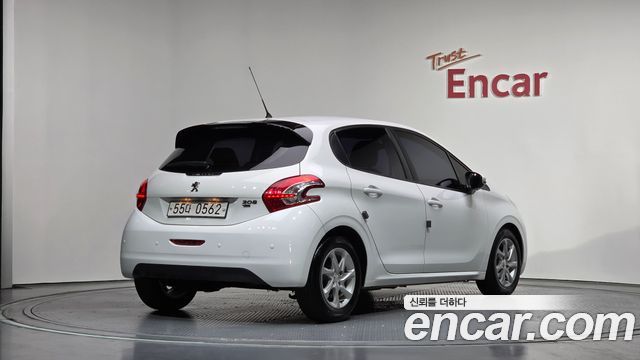 Peugeot 208 1.4 e-HDi ECO 5Door 2016 — фото 2
