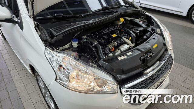Peugeot 208 1.4 e-HDi ECO 5Door 2016 — фото 6