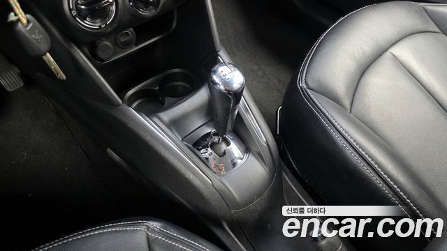 Peugeot 208 1.4 e-HDi ECO 5Door 2016 — фото 9