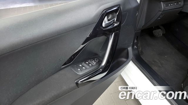 Peugeot 208 1.4 e-HDi ECO 5Door 2016 — фото 17