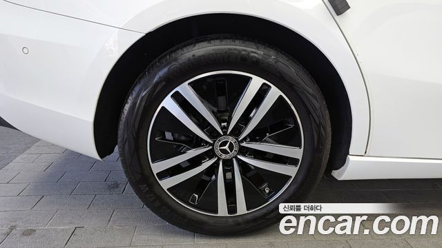 Mercedes-Benz A-Class (W177) A220 Sedan 2021 — фото 5