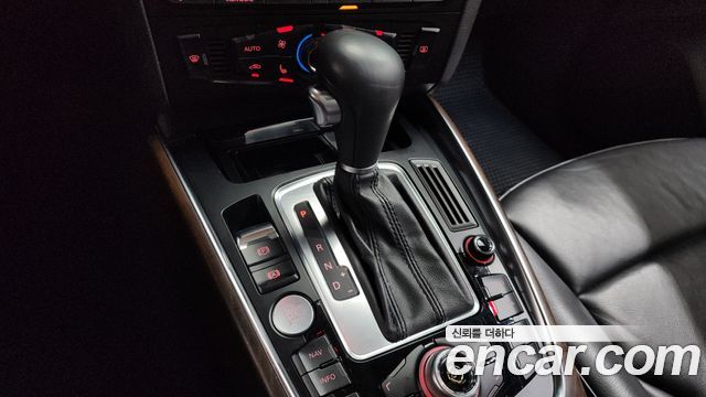 Audi Q5 2.0 TDI Quattro Dynamic 8R 2012 — фото 9