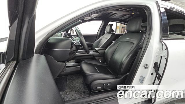 Hyundai Ioniq 6 Long Range Exclusive + 2023 — фото 10