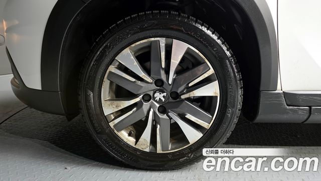 Peugeot 2008 1.5 BlueHDi Allure 2019 — фото 5