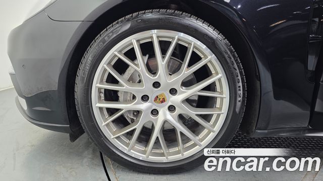Porsche Panamera (971) 3.0 AWD 2018 — фото 5