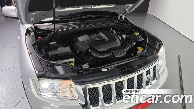 Jeep Grand Cherokee 3.6 Overland WK2 2011 — фото 6