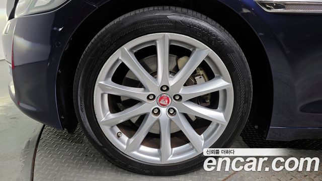 Jaguar XJ 3.0D Premium Luxury LWB X351 2016 — фото 5