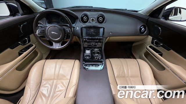 Jaguar XJ 3.0D Premium Luxury LWB X351 2016 — фото 7