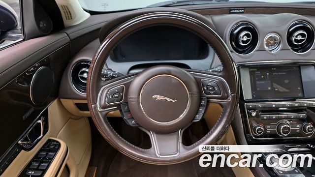 Jaguar XJ 3.0D Premium Luxury LWB X351 2016 — фото 15