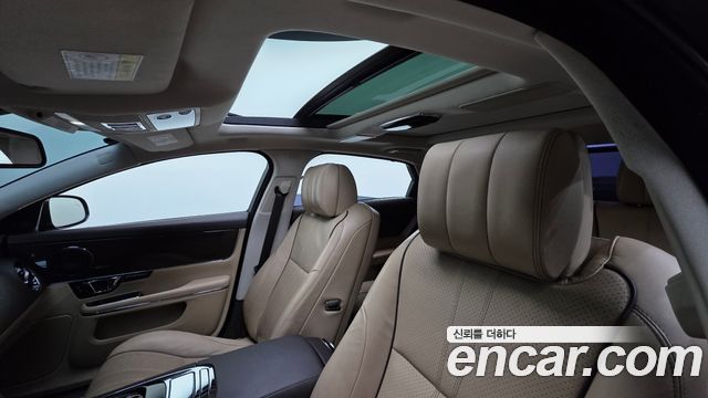 Jaguar XJ 3.0D Premium Luxury LWB X351 2016 — фото 19