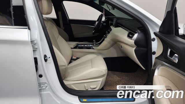 Genesis G70 Gasoline 2.5T 2WD 2024 — фото 11
