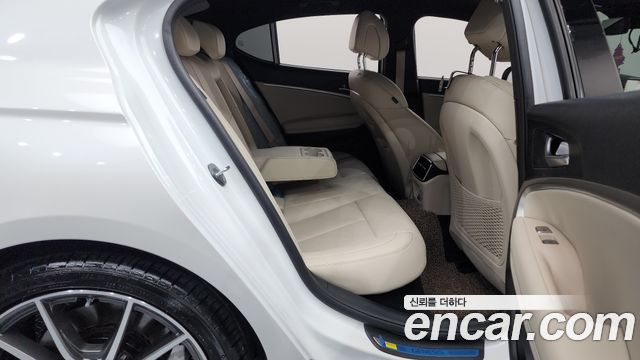 Genesis G70 Gasoline 2.5T 2WD 2024 — фото 12