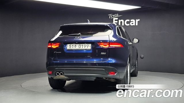 Jaguar F-PACE 20d Prestige 2017 — фото 4
