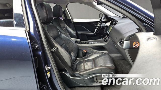 Jaguar F-PACE 20d Prestige 2017 — фото 10